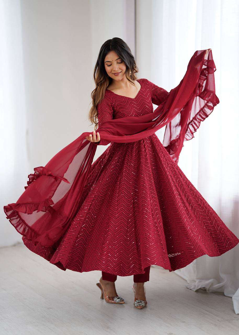 Womens Pure Romansilk Chanderi Embroidered Anarkali Kurti With Dupatta & Pant Set