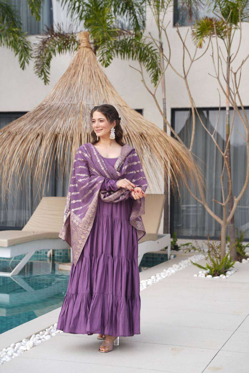 Women's Solid Anarkali Kurti Pant With Banarasi Dupatta Set