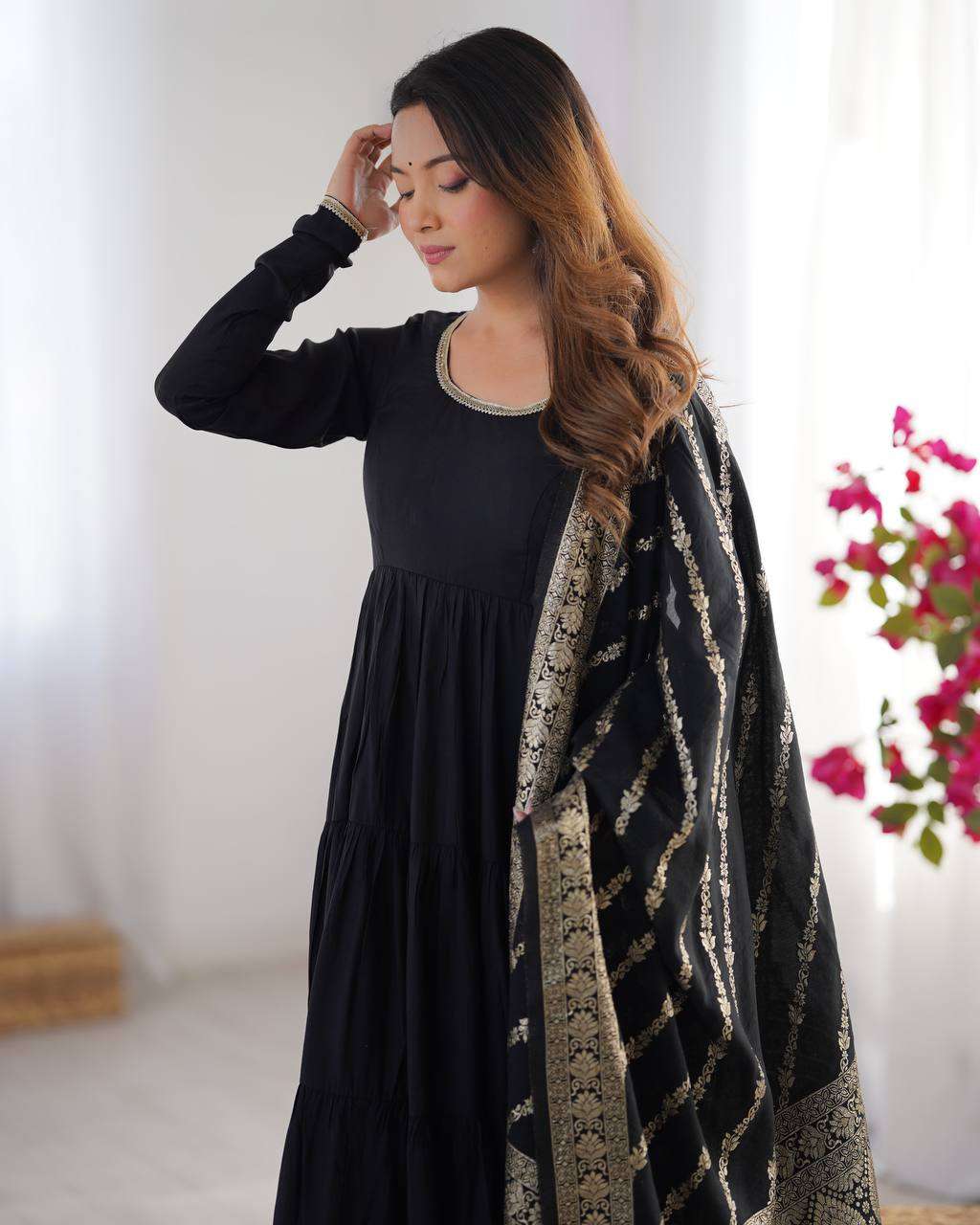 Women's Solid Anarkali Kurti With Pant And Banarasi Silk Dupatta Set