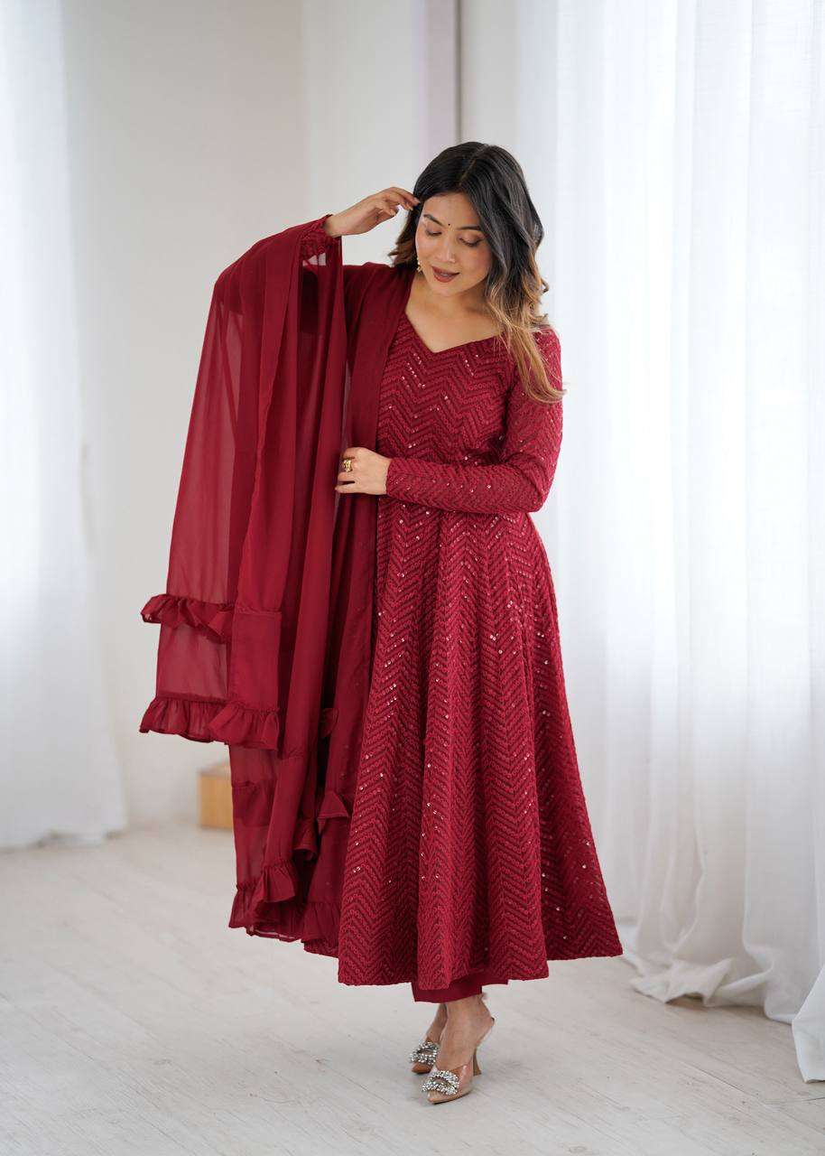 Womens Pure Romansilk Chanderi Embroidered Anarkali Kurti With Dupatta & Pant Set