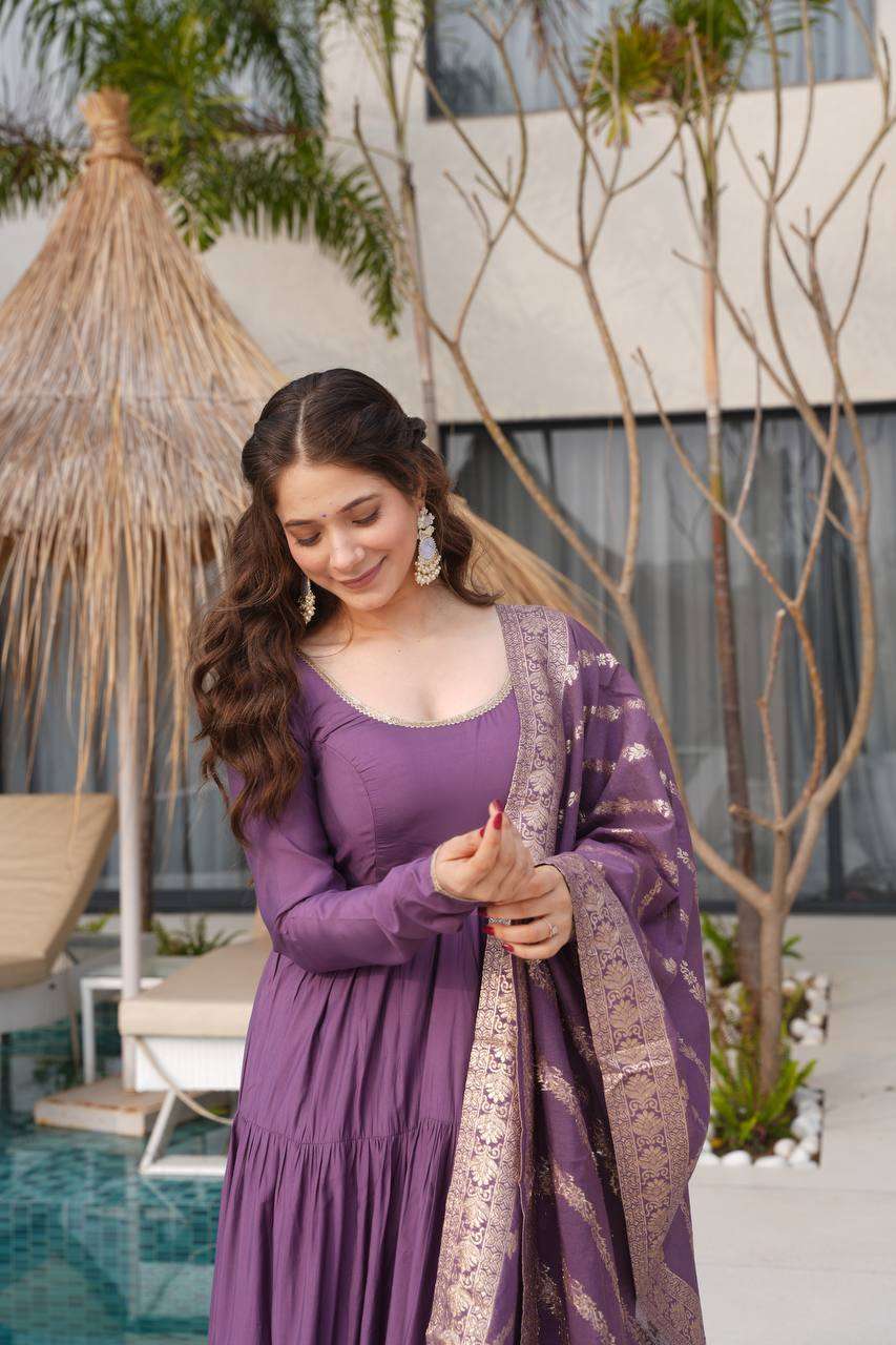 Women's Solid Anarkali Kurti Pant With Banarasi Dupatta Set