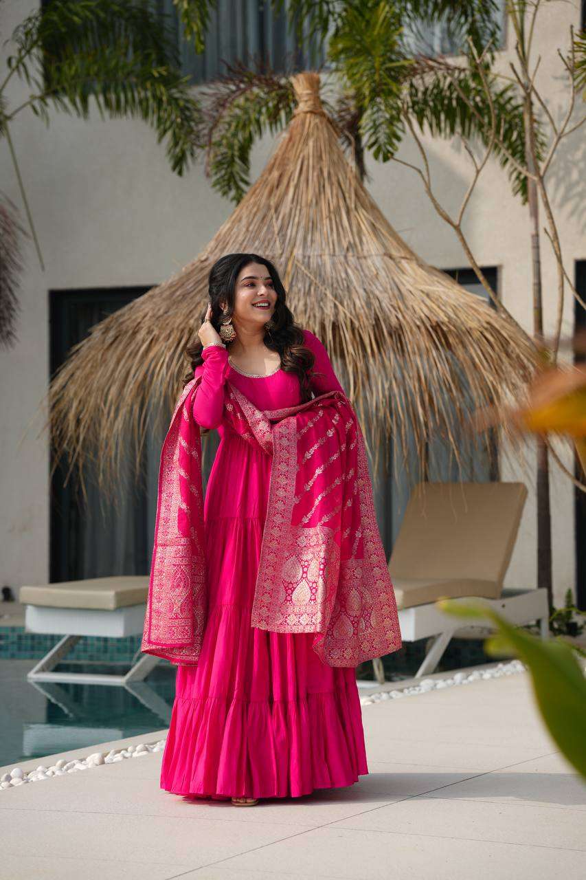 Women's Solid Anarkali Kurti Pant With Banarasi Dupatta Set