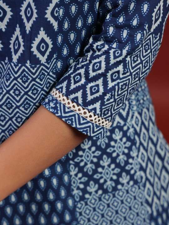 Women's Rayon Printed Straight Kurti With Pant Set