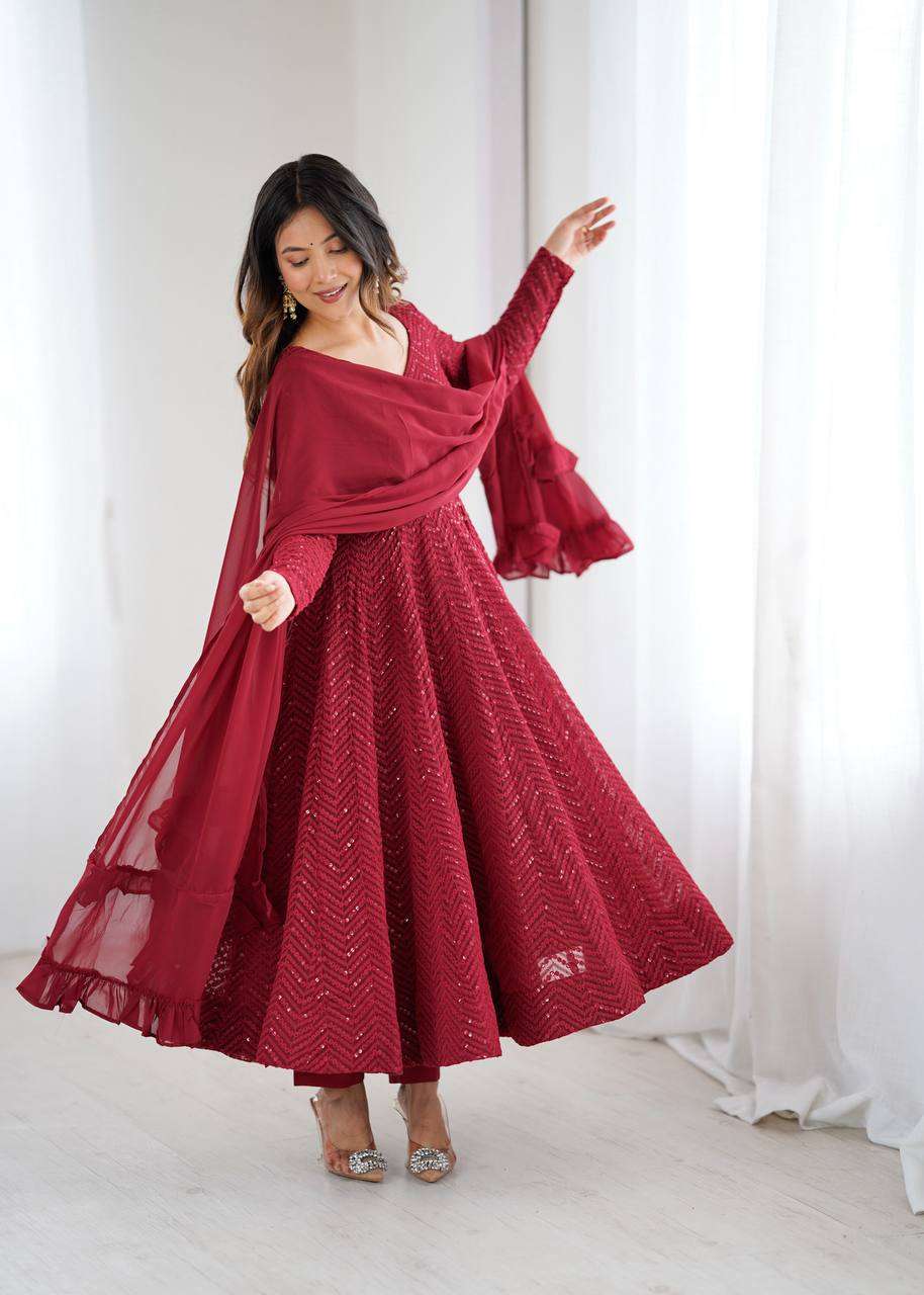 Womens Pure Romansilk Chanderi Embroidered Anarkali Kurti With Dupatta & Pant Set