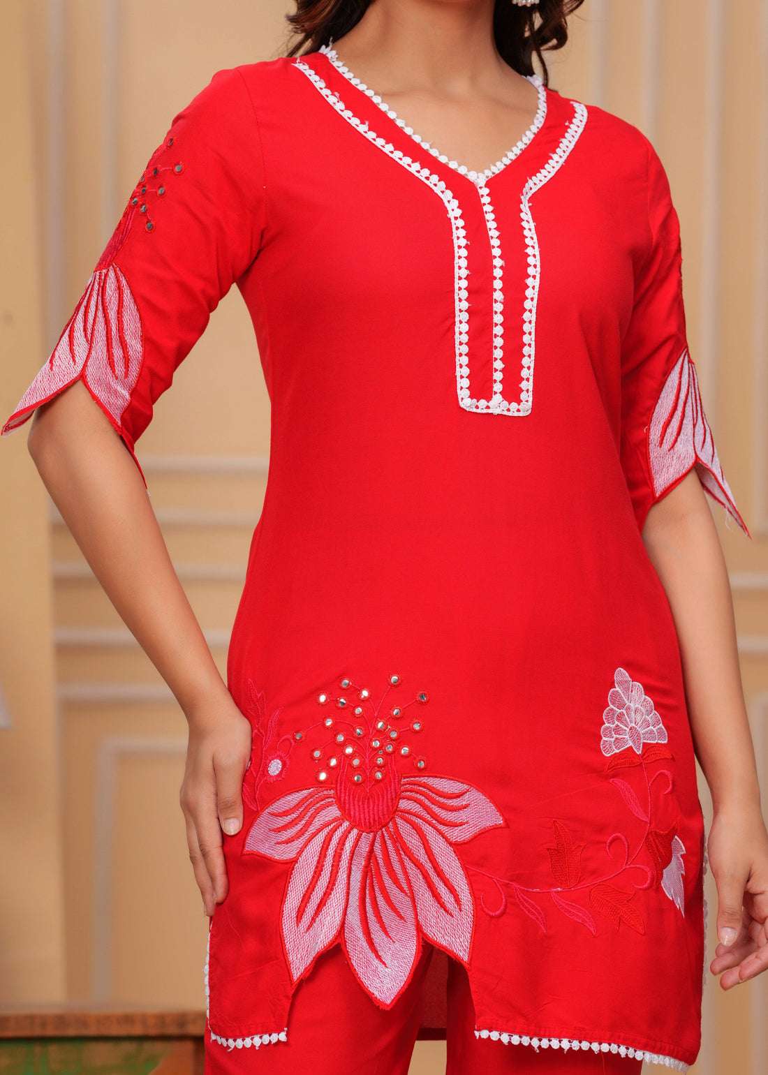 Women's Cotton Floral Printed Short Straight Kurti With Pant