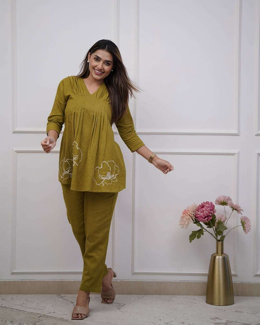 Women's Cotton Rose Printed Short Anarkali Kurta with Pant Western wear Cord Set