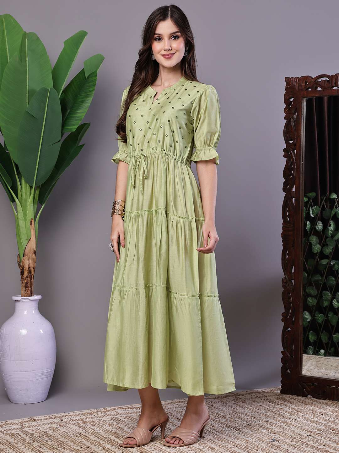 Wome's Boho-Chic Forest Green Tiered Maxi Dress with Puff Sleeves Dresses