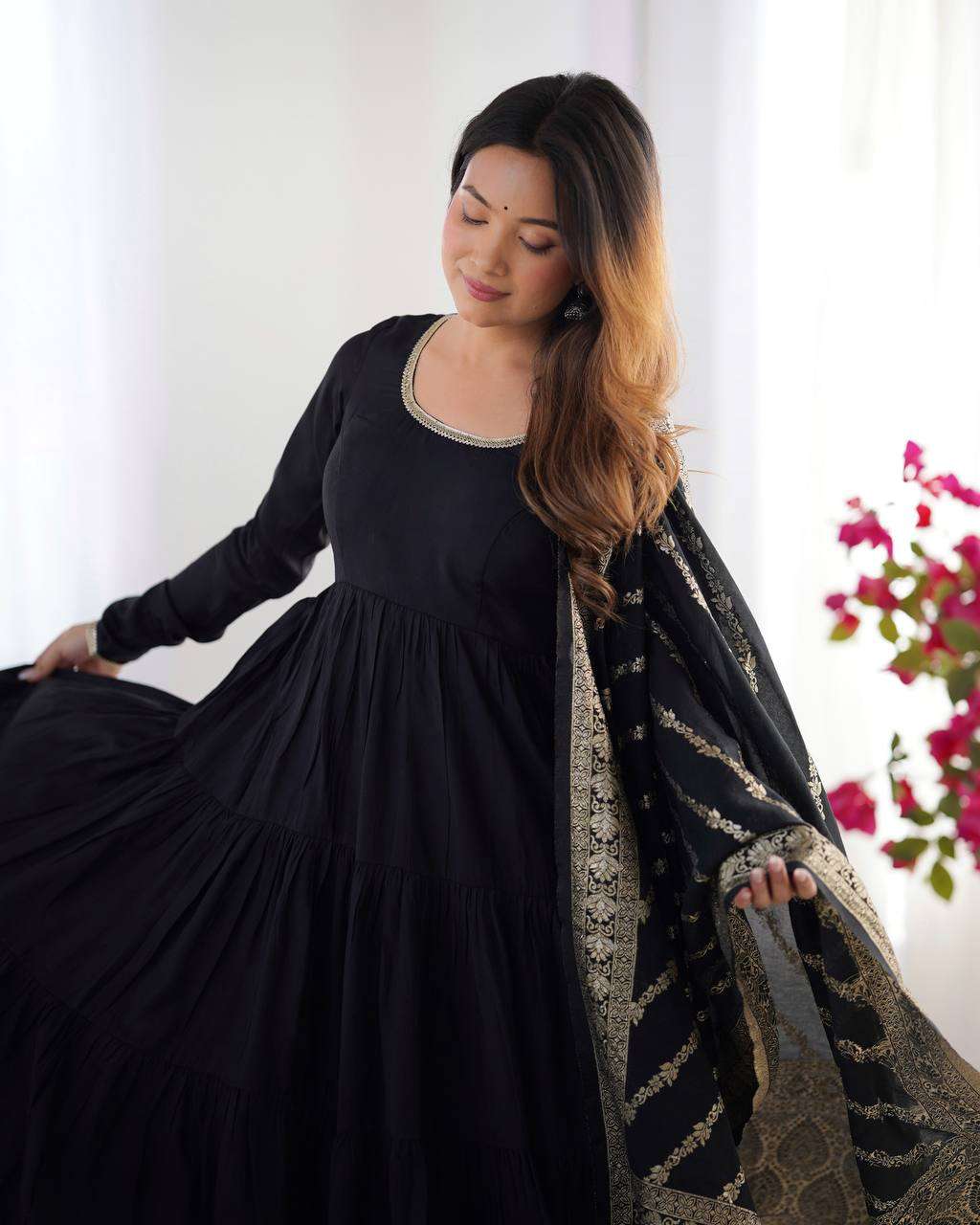 Women's Solid Anarkali Kurti With Pant And Banarasi Silk Dupatta Set