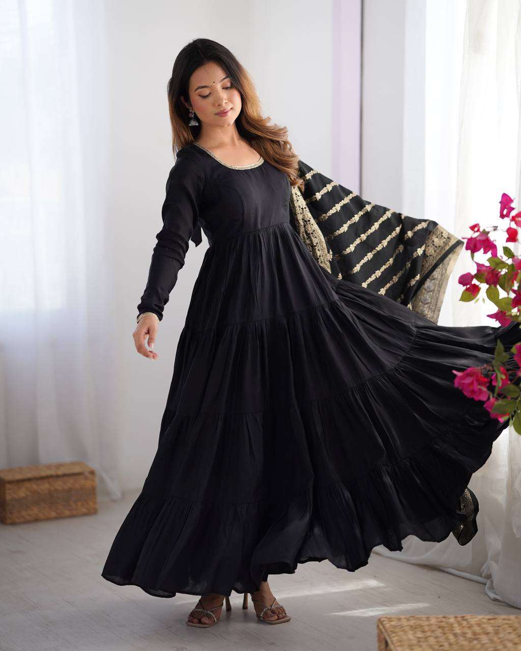 Women's Solid Anarkali Kurti With Pant And Banarasi Silk Dupatta Set