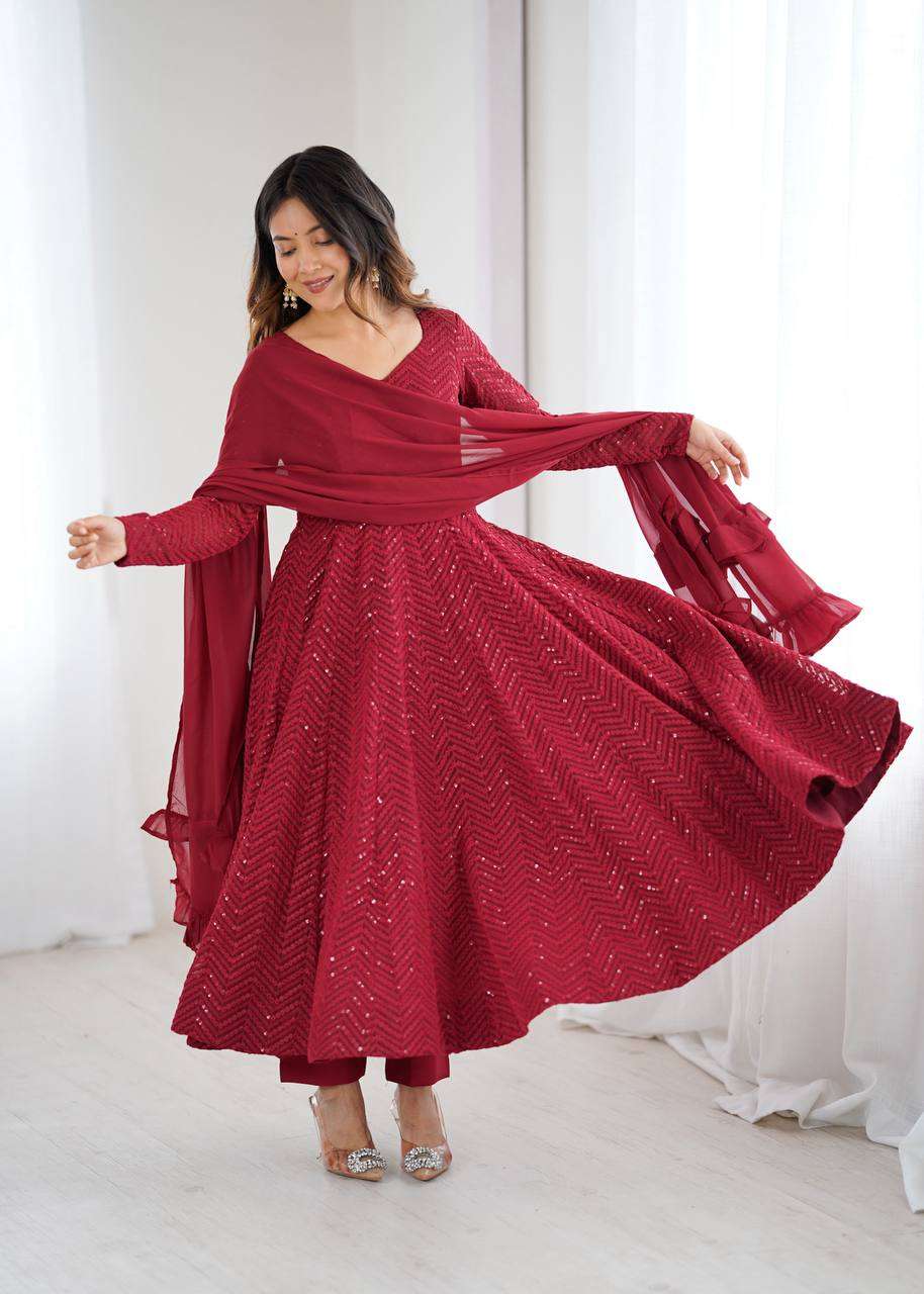 Womens Pure Romansilk Chanderi Embroidered Anarkali Kurti With Dupatta & Pant Set