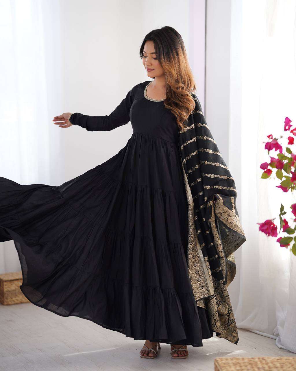 Women's Solid Anarkali Kurti With Pant And Banarasi Silk Dupatta Set