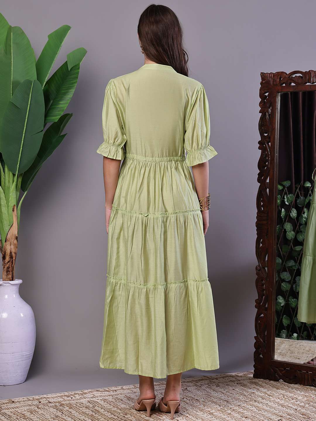 Wome's Boho-Chic Forest Green Tiered Maxi Dress with Puff Sleeves Dresses