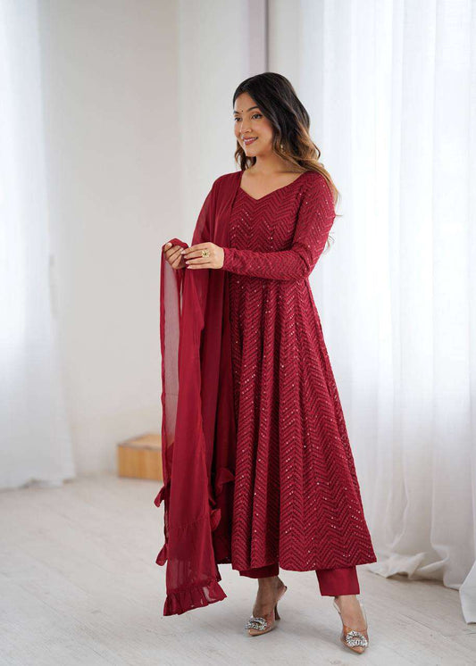 Womens Pure Romansilk Chanderi Embroidered Anarkali Kurti With Dupatta & Pant Set
